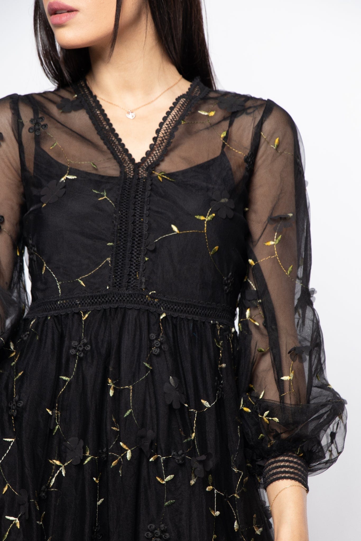 نتشي فستان ماكسي بأكمام طويلة شيفون