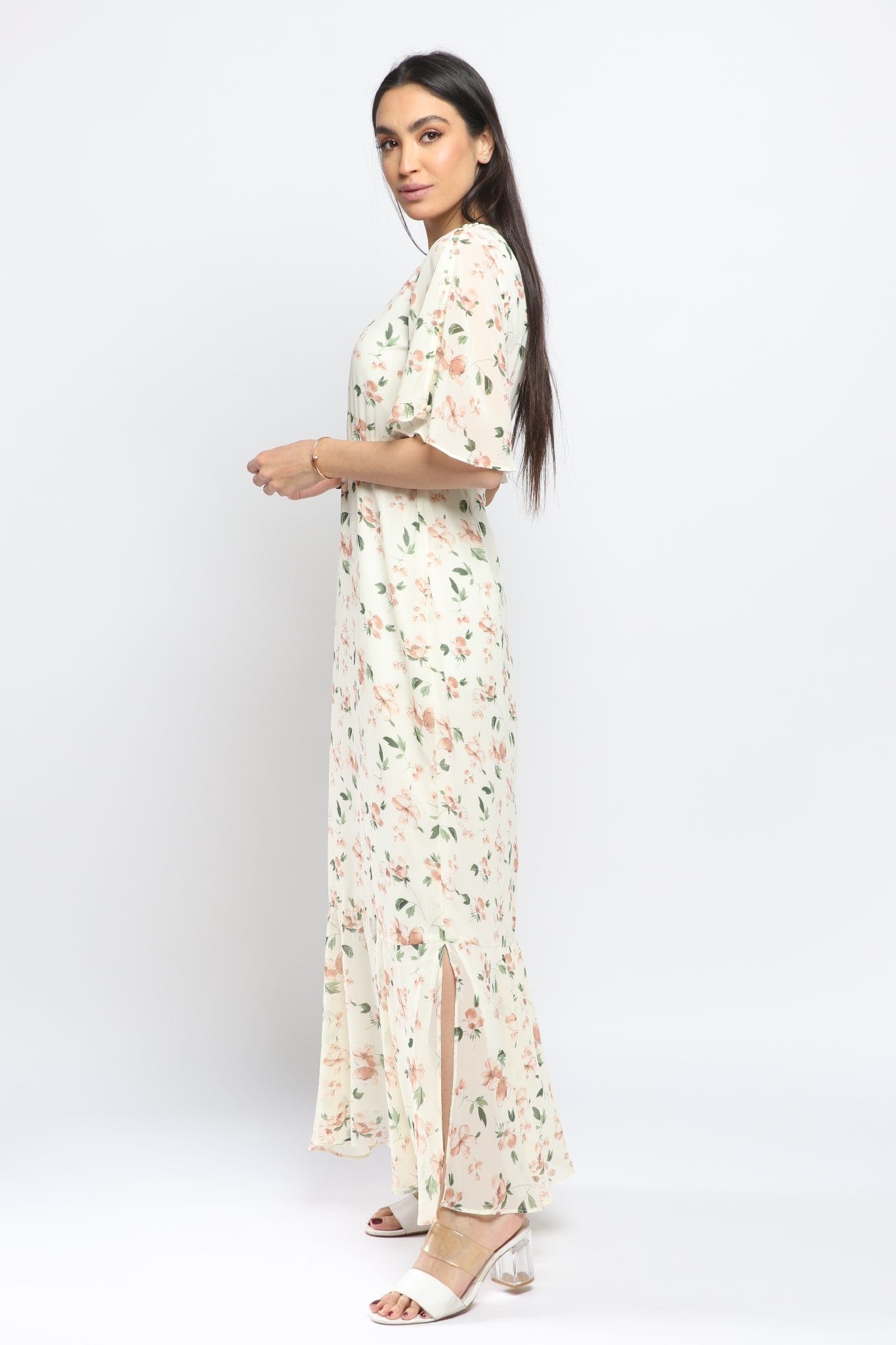 نتشي فستان ماكسي بأكمام قصيرة مشجرة مفتوح من الجانب