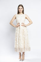 نتشي فستان ميدي بدون أكمام مشجرة