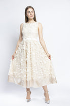 نتشي فستان ميدي بدون أكمام مشجرة