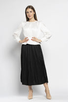 نتشي بلوزة مخصره بكم منفوخ