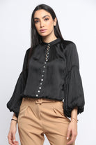 نتشي بلوزة ستان ناعمة بأكمام منفوخة نسائية