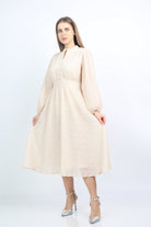 نتشي فستان ميدي بخصر ضيق بأكمام طويلة منفوشة