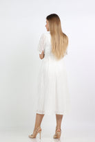 نتشي فستان ميدي دانتيل بكم قصير