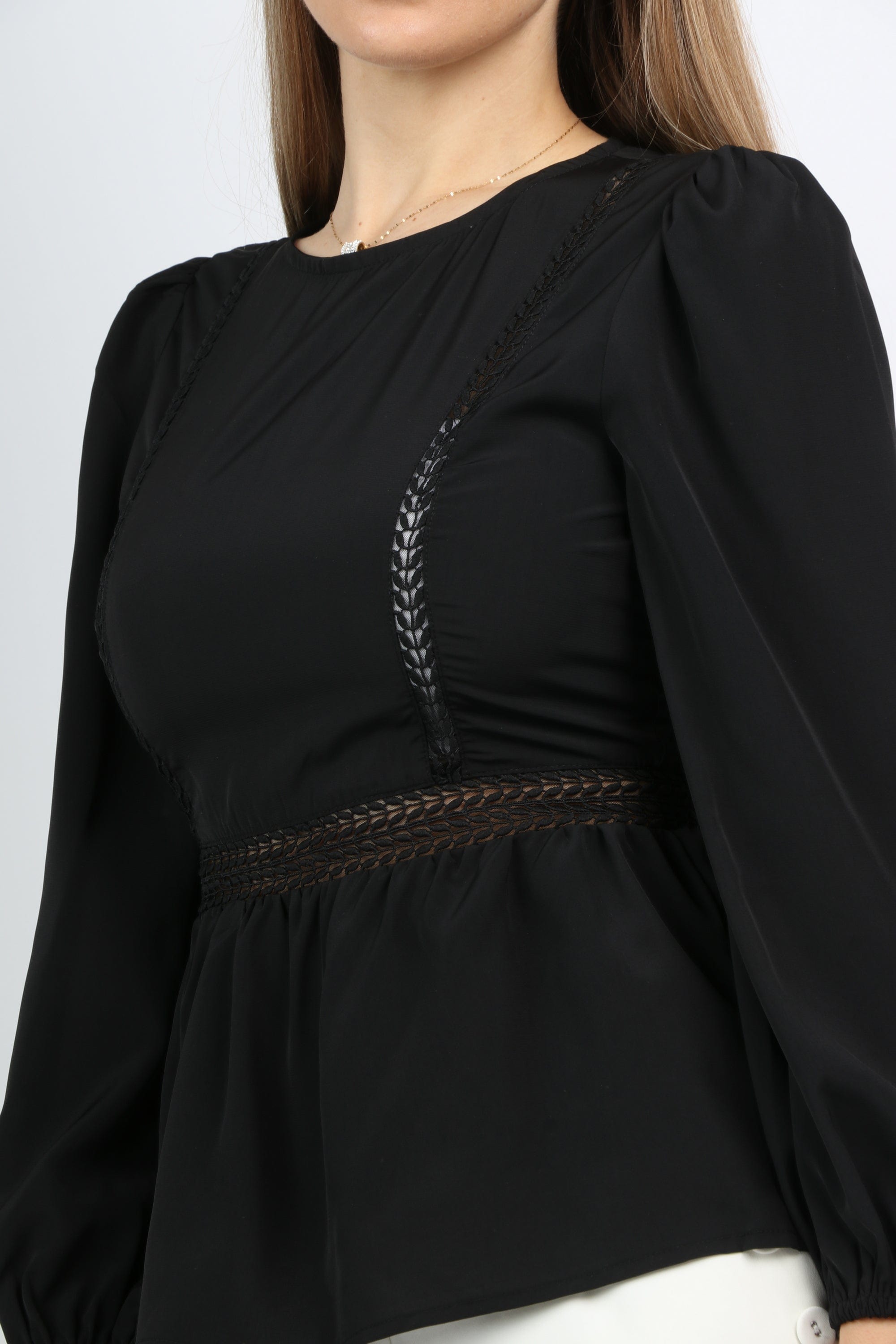 نتشي بلوزة كلاسيك مخصرة بتطريز على الجانبين كم طويل منفوخ نسائي