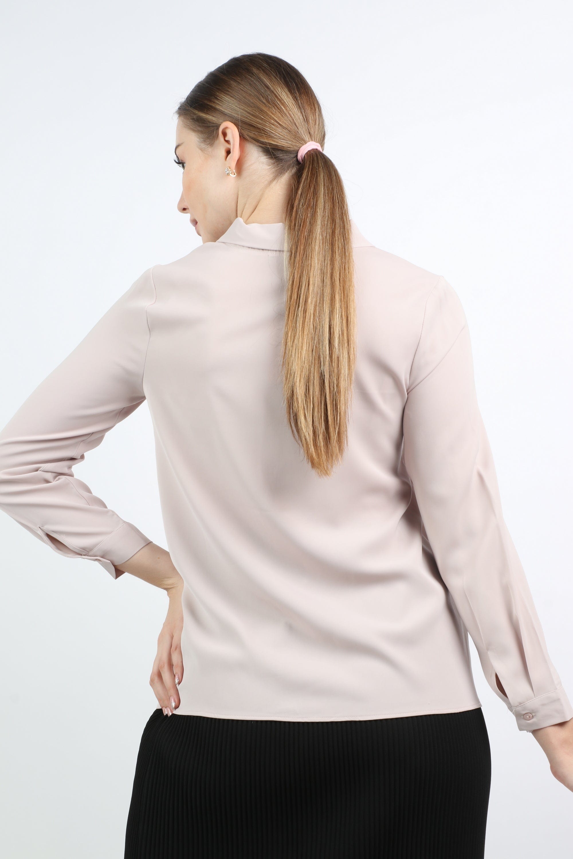 نتشي قميص سادة بكسرتين كم طويل نسائي