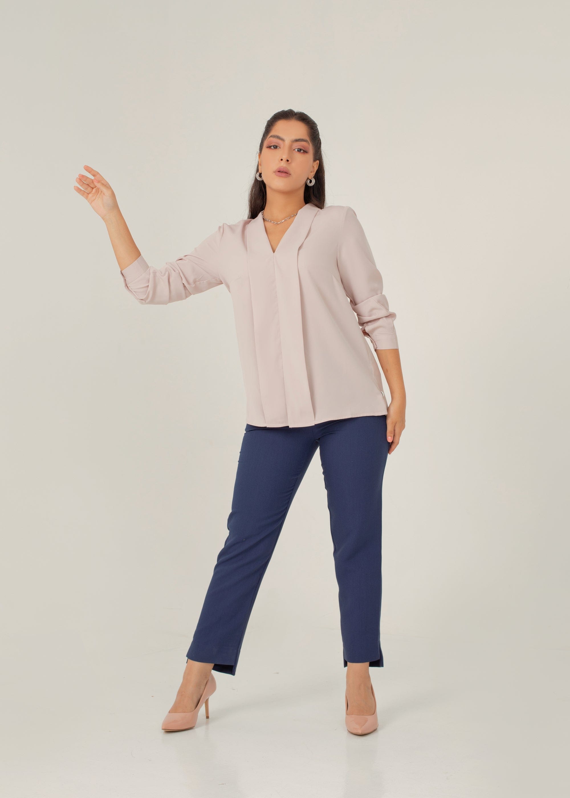 نتشي قميص سادة بكسرتين كم طويل نسائي