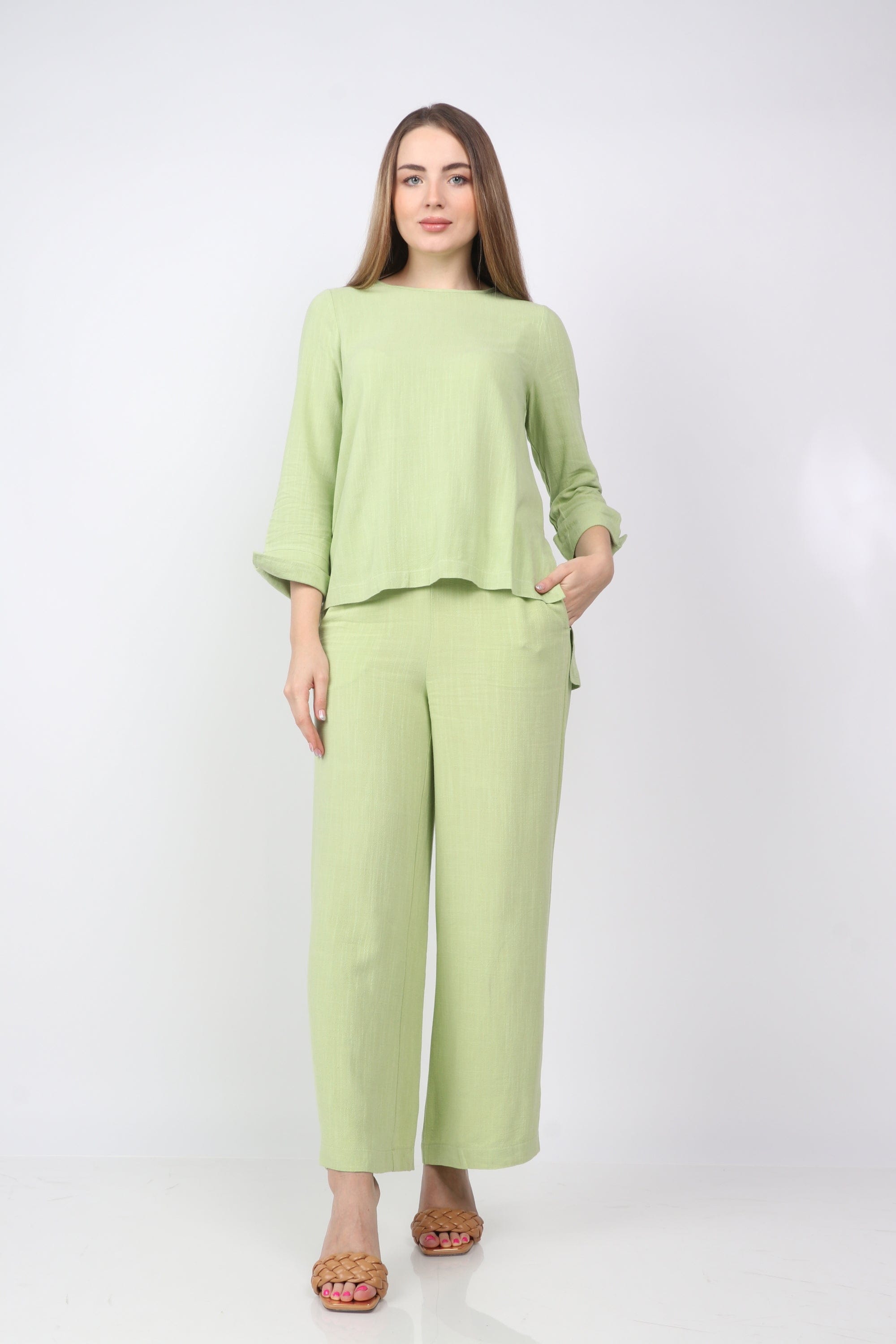 نتشي بلوزة سادة طويلة من الخلف قصيرة من الأمام بكم طويل نسائي