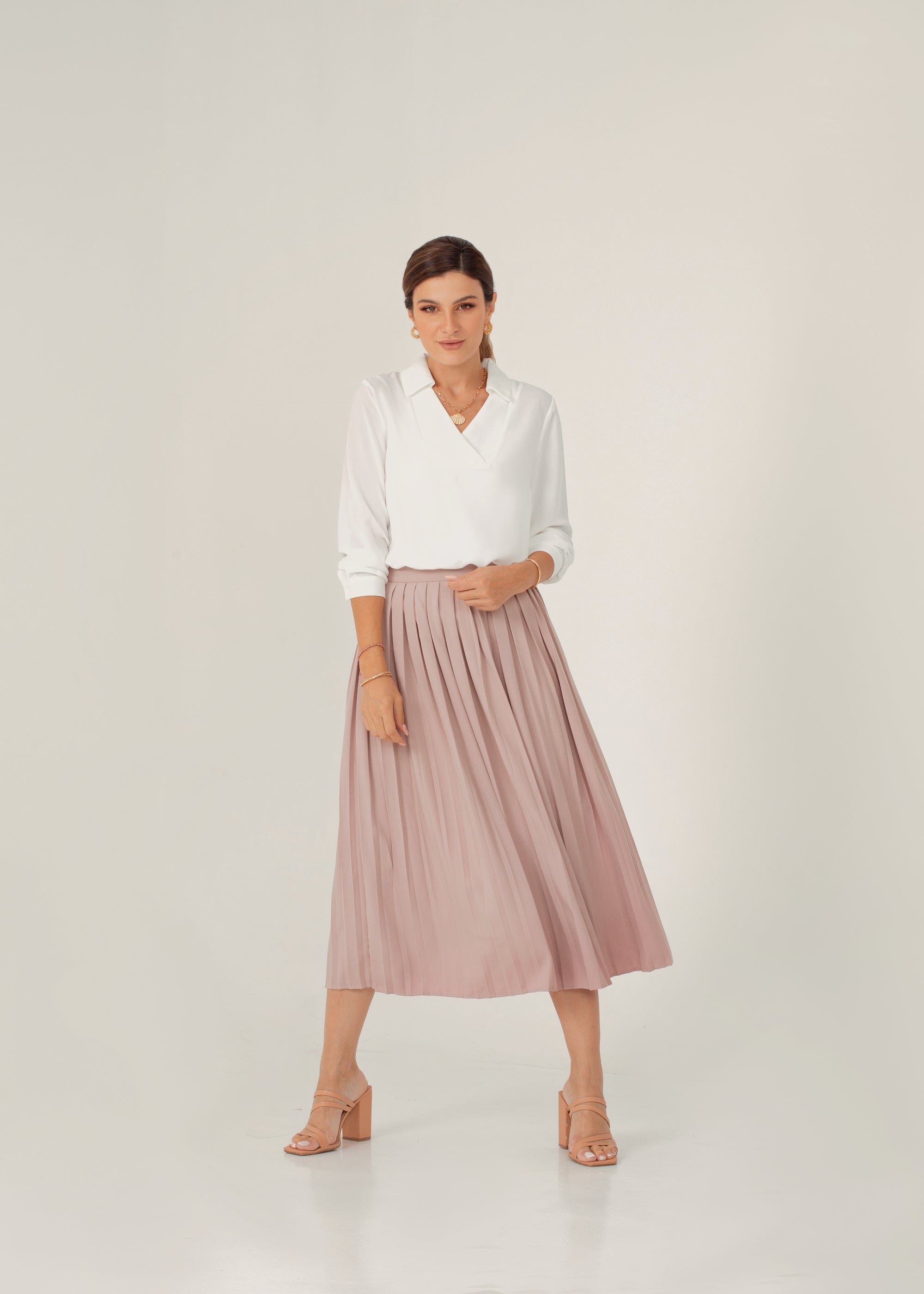 نتشي بلوزة سادة سبعة بياقة وكم طويل نسائي