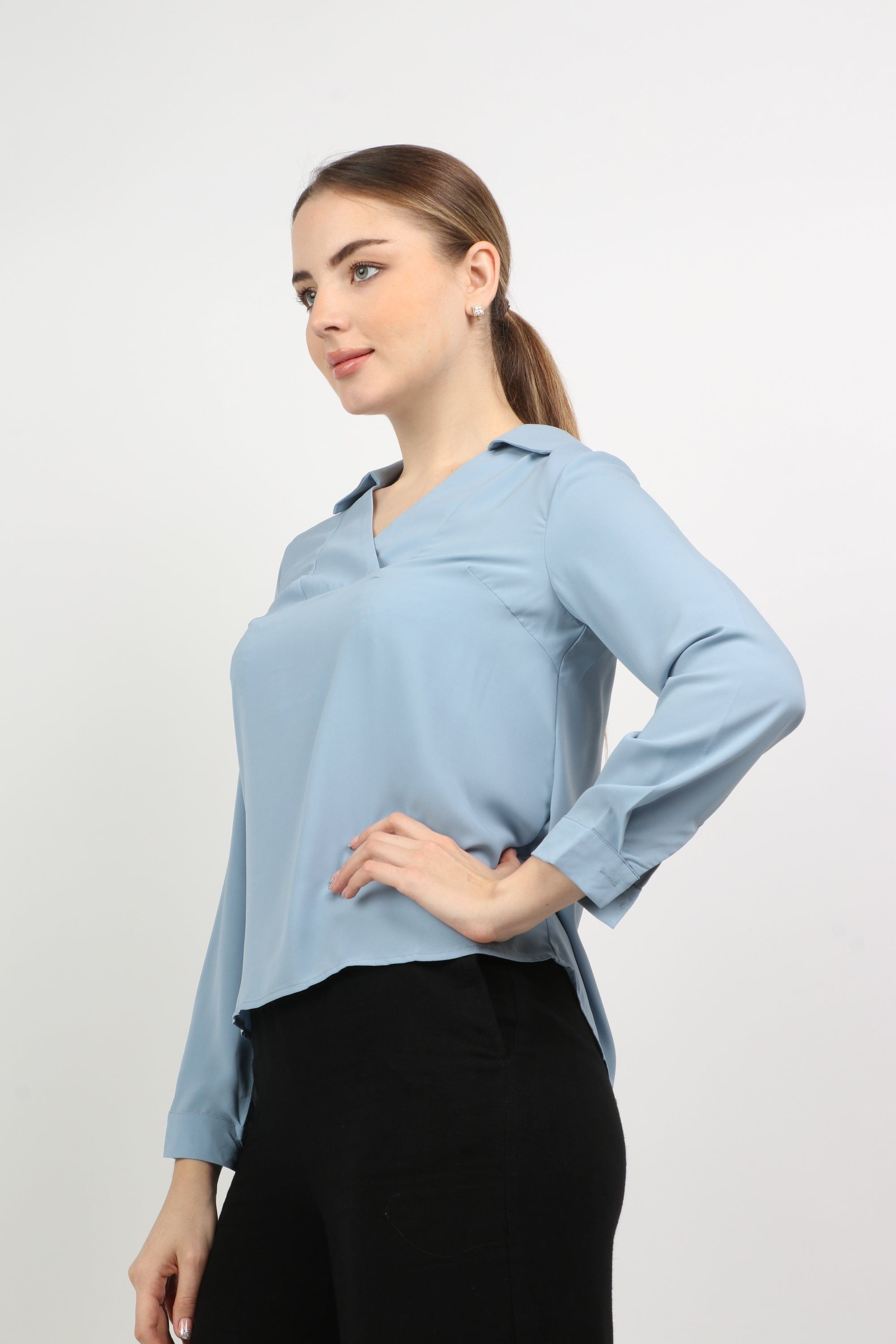 نتشي بلوزة سادة سبعة بياقة وكم طويل نسائي