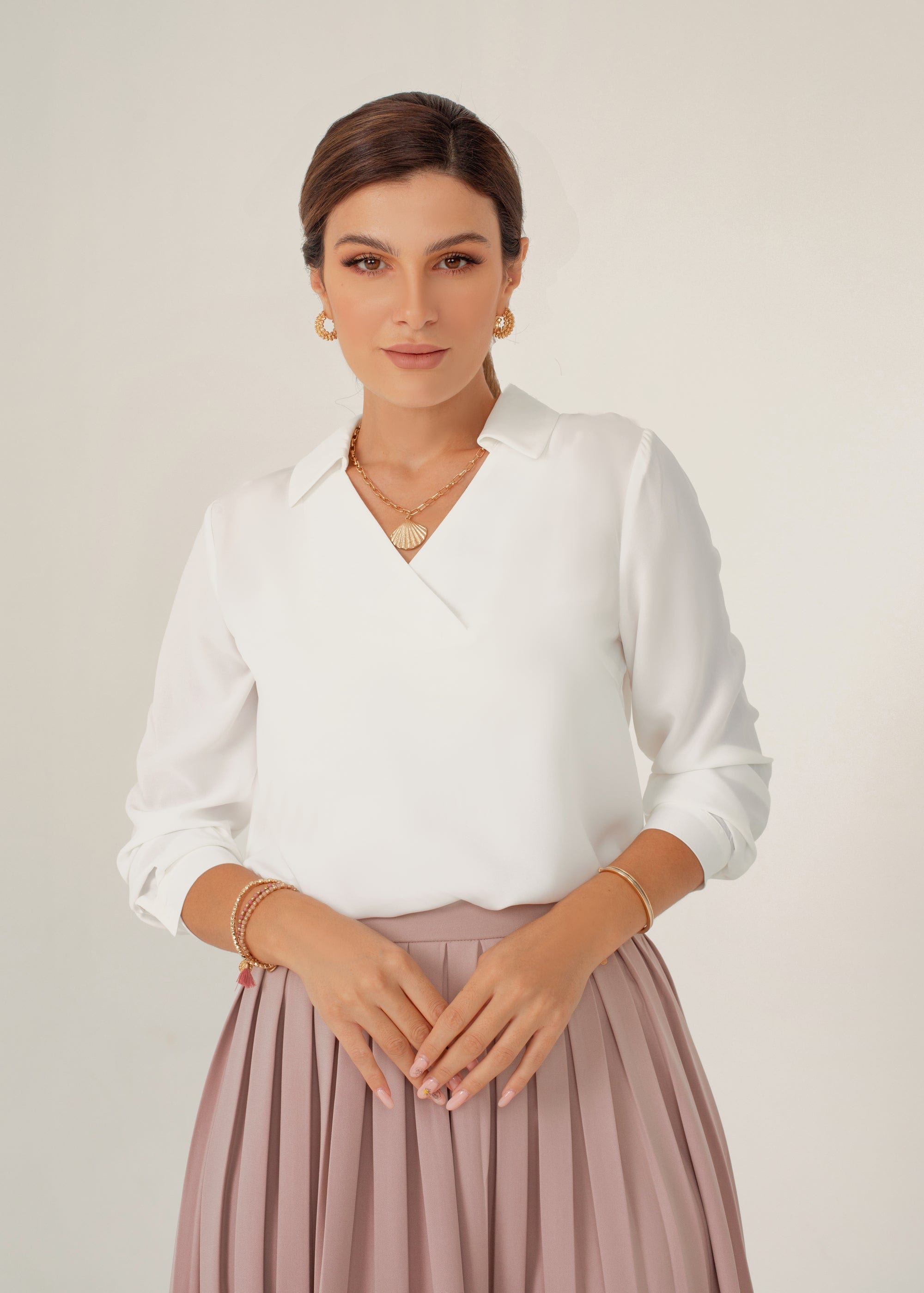 نتشي بلوزة سادة سبعة بياقة وكم طويل نسائي