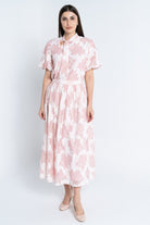 نتشي توب منقوش بربطة عنق طويلة نص كم نسائي وردي