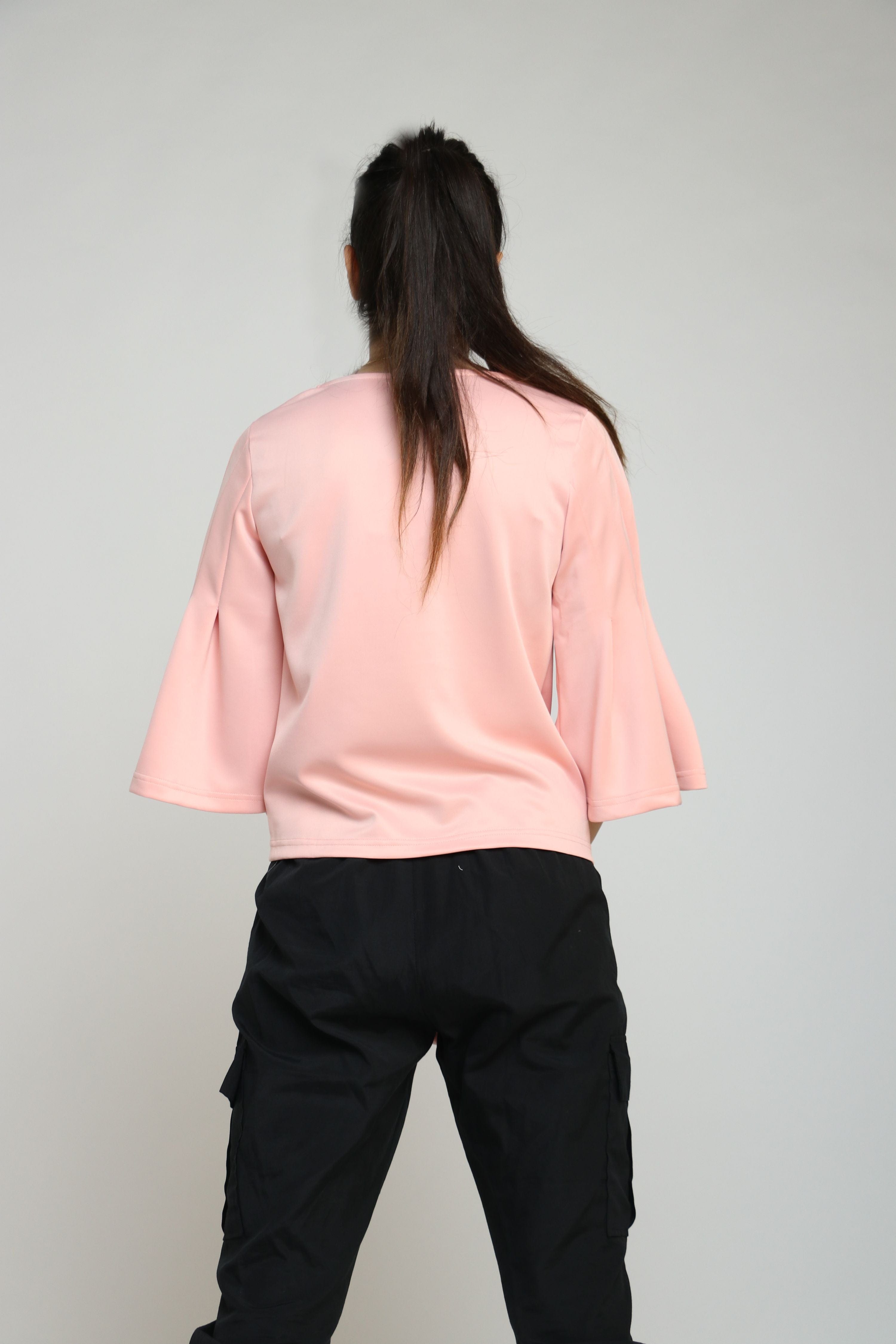 نتشي بلوزة سادة رقبة دائرية كم واسع منفوش نسائي