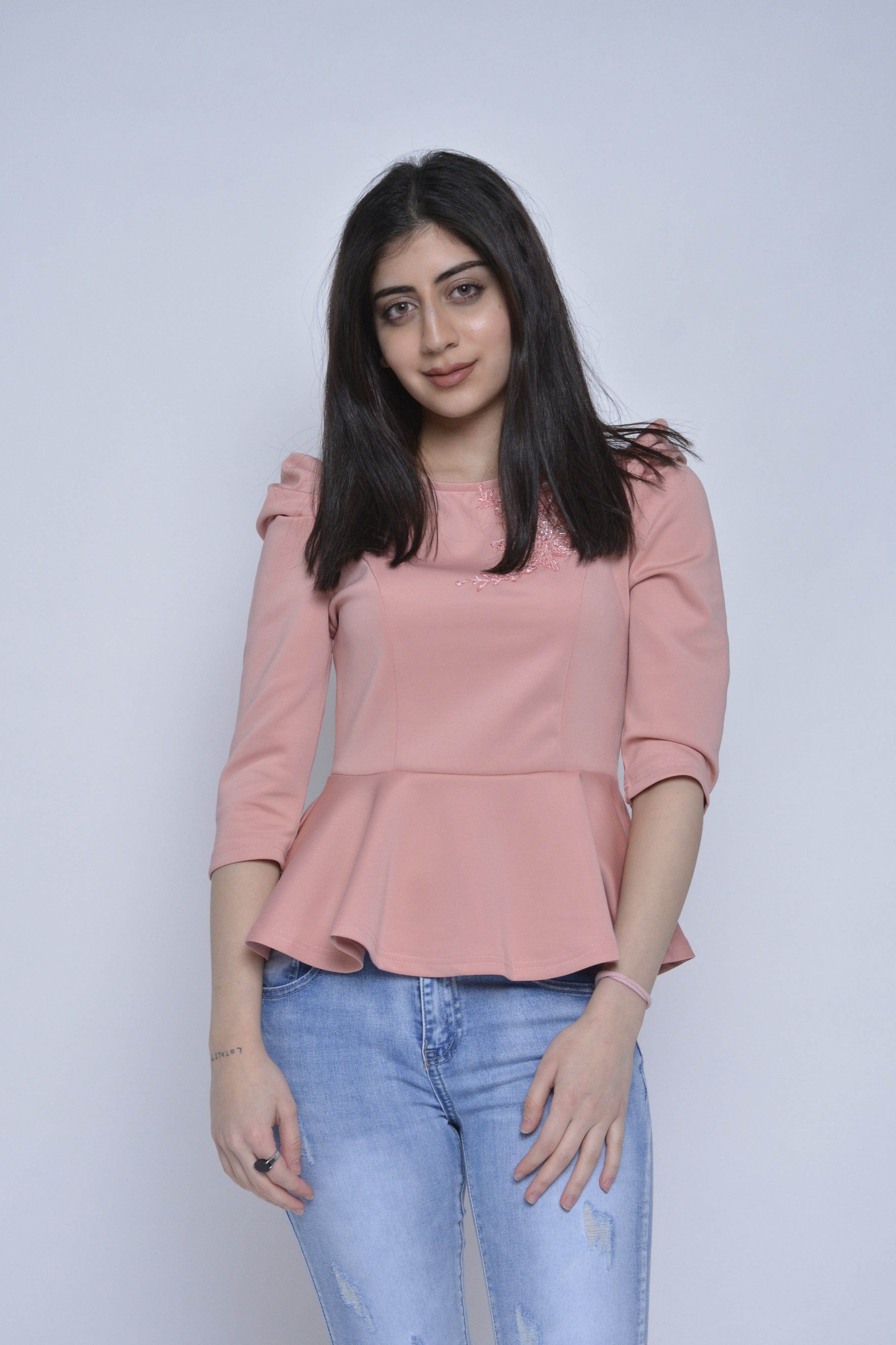 نتشي بلوزة فورمال مخصرة مكشكشة من أسفل 3/4 كم نسائي