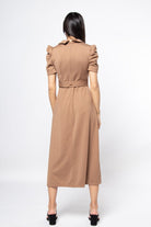 نتشي فستان ميدي قصير الأكمام بياقة عريضة وحزام