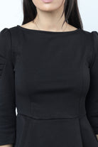 نتشي بلوزة نسائي 3/4 كم برقبة دائرية