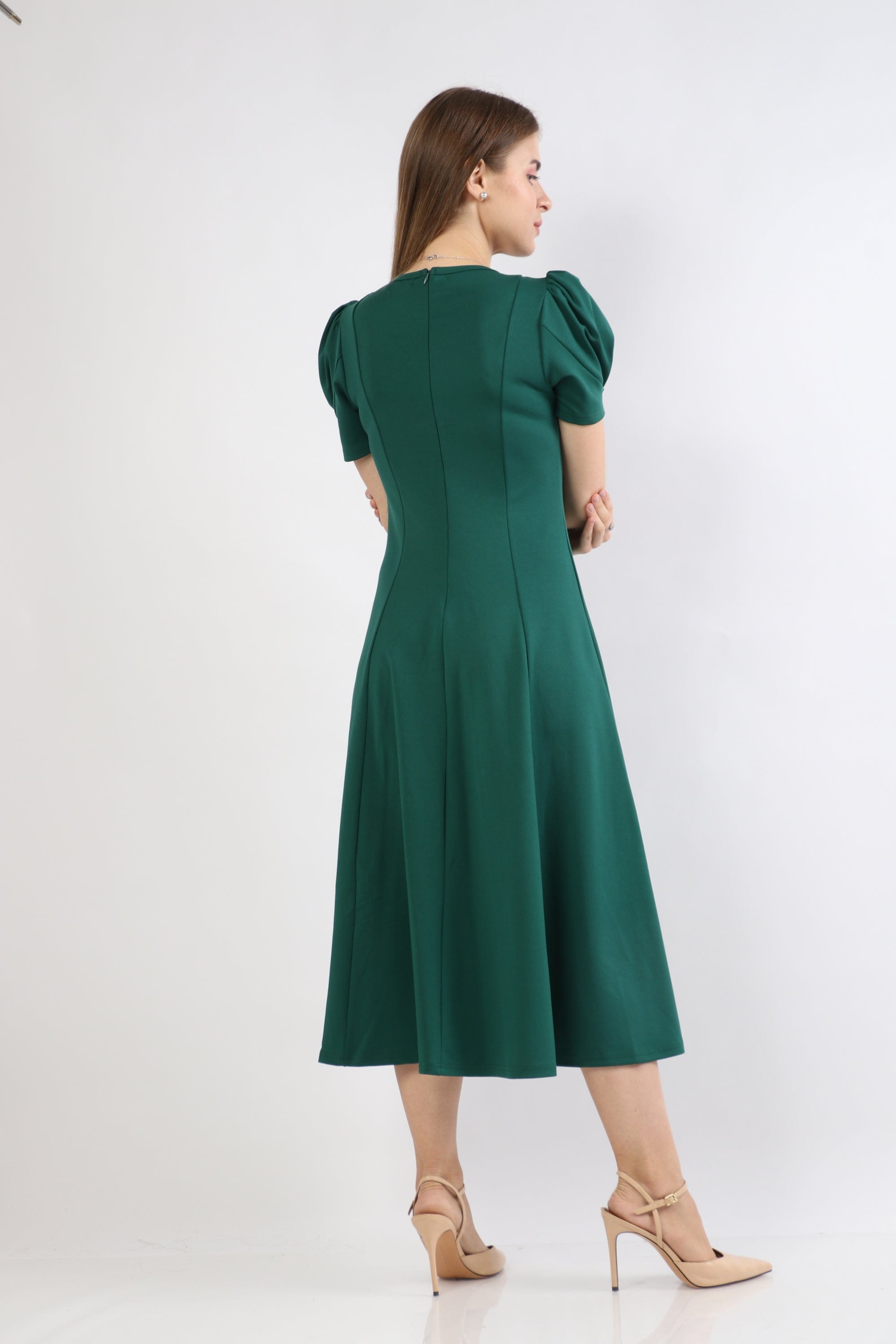 نتشي فستان ميدي بكم قصير منفوخ