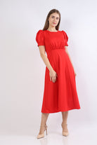 نتشي فستان ميدي بكم قصير منفوخ