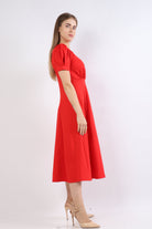 نتشي فستان ميدي بكم قصير منفوخ