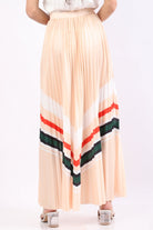 نتشي تنورة بليسية طويلة مخططة على نمط مثلث نسائية