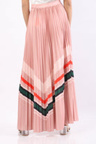 نتشي تنورة بليسية طويلة مخططة على نمط مثلث نسائية