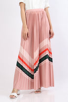 نتشي تنورة بليسية طويلة مخططة على نمط مثلث نسائية