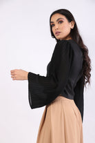 نتشي بلوزة نص بطن كم مكشكش طويل نسائي