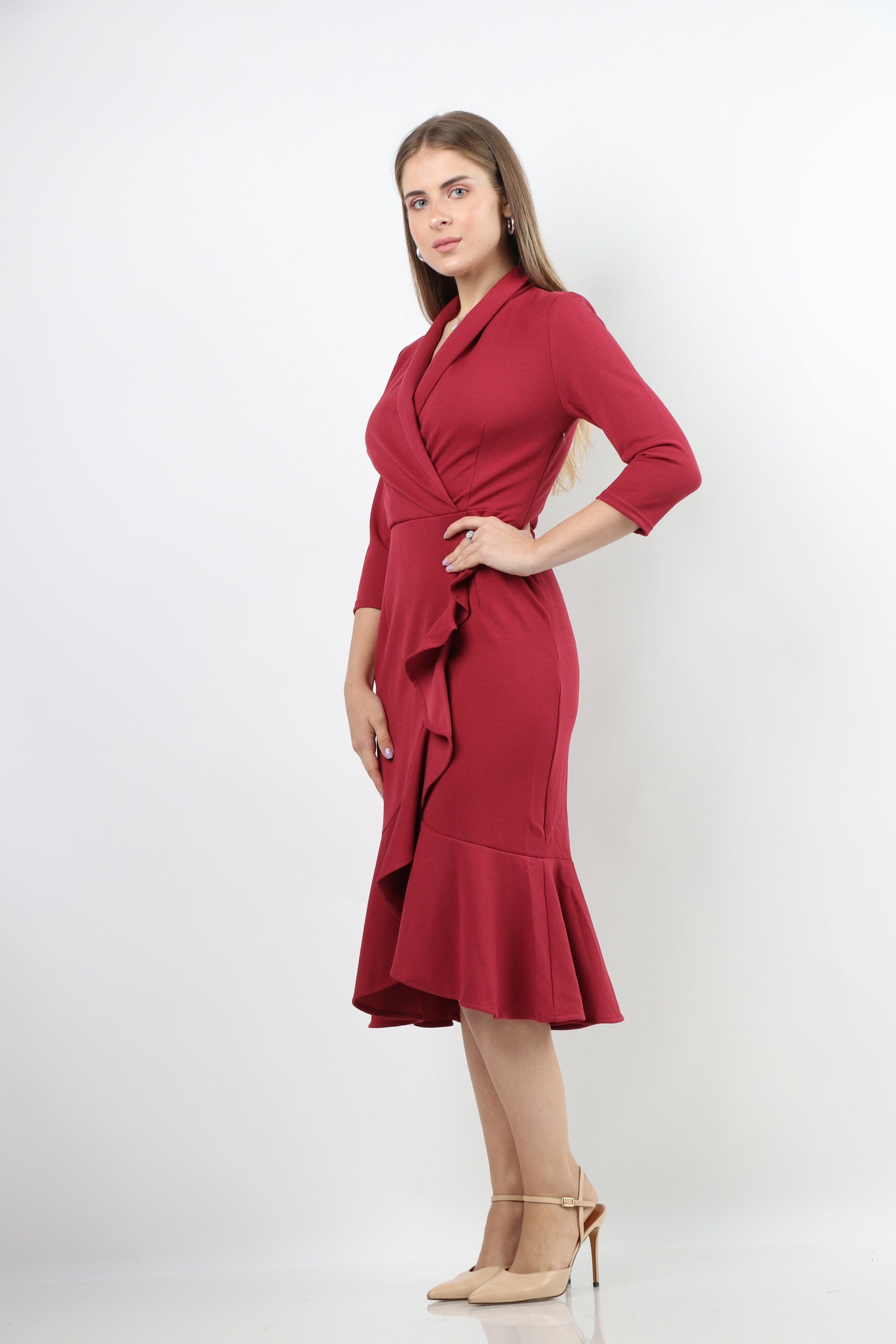 نتشي فستان ميدي رسمي بخصر لف