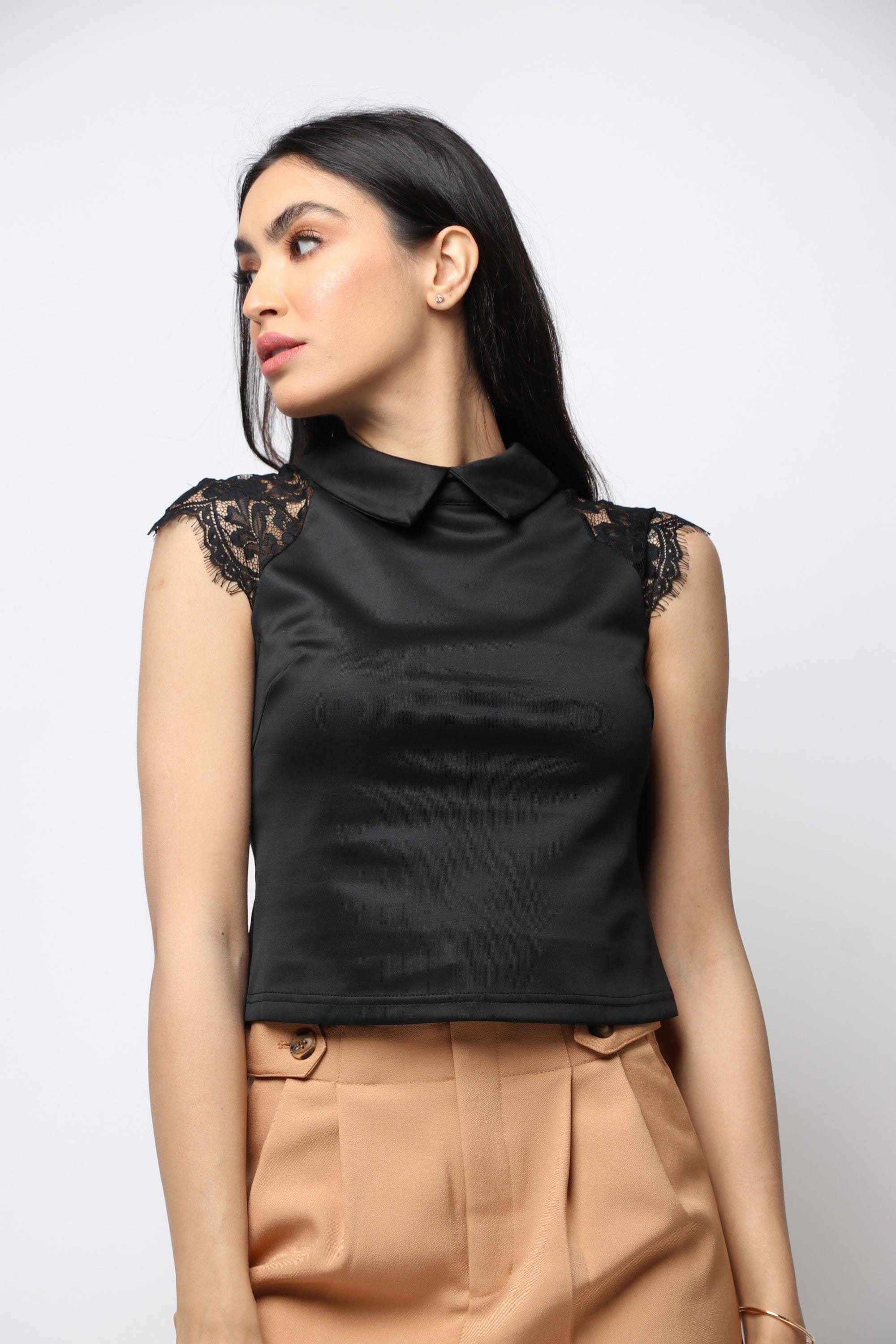 نتشي بلوزة بياقة وكتف قصير دانتيل نسائي