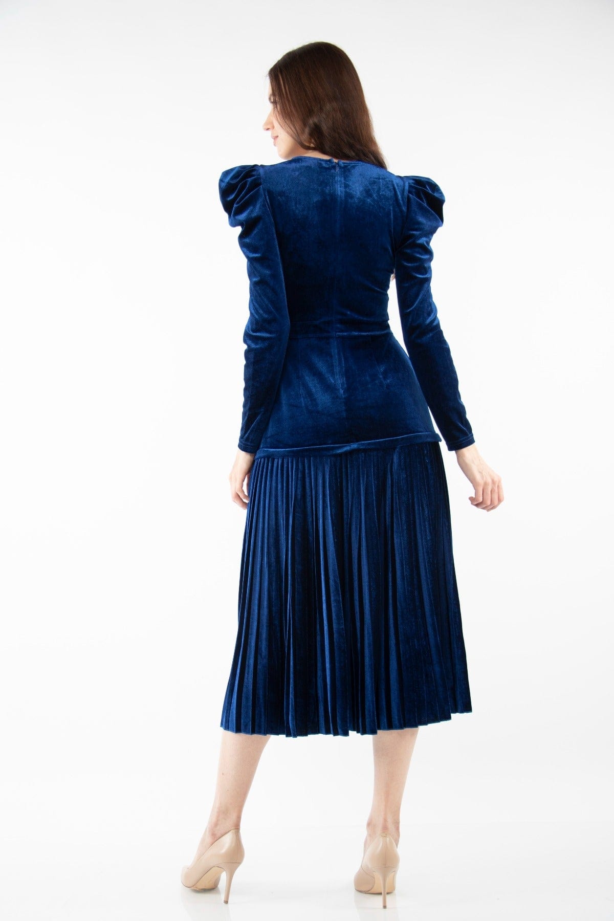 نتشي فستان ميدي سادة بأكمام طويلة كتف مرتفع