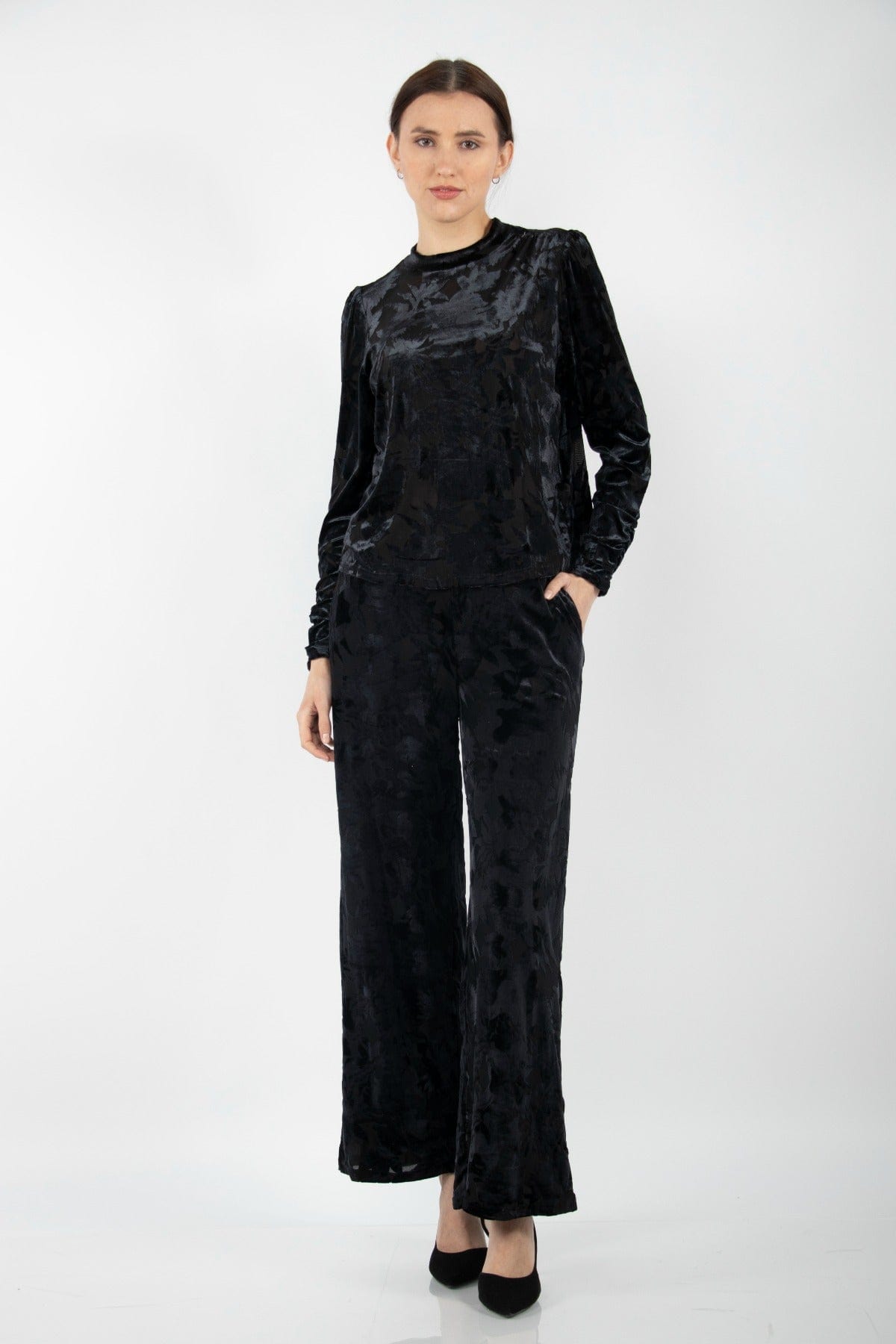 نتشي بنطون مخملي نسائي طويل