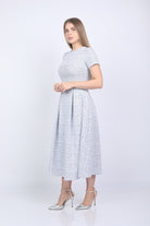 نتشي فستان ميدي مربعات مخصر بأكمام قصيرة