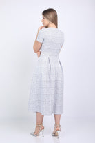 نتشي فستان ميدي مربعات مخصر بأكمام قصيرة