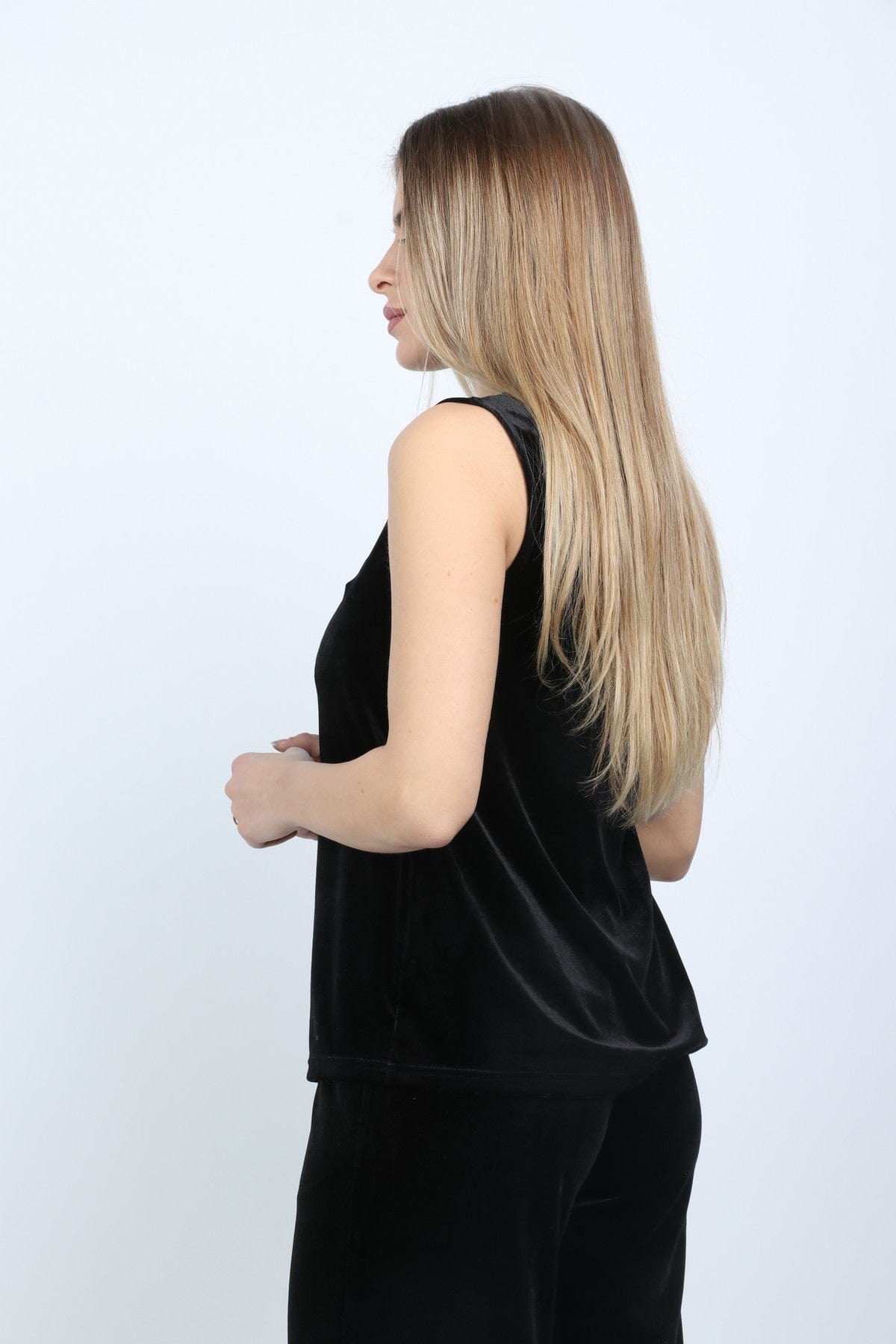 نتشي بلوزة كت مخملية برقبة دائرية نسائي