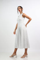 نتشي فستان ميدي منقوش كلاسيكي بدون كم