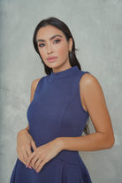 نتشي فستان ميدي سادة واسع بياقة طويلة بدون كم