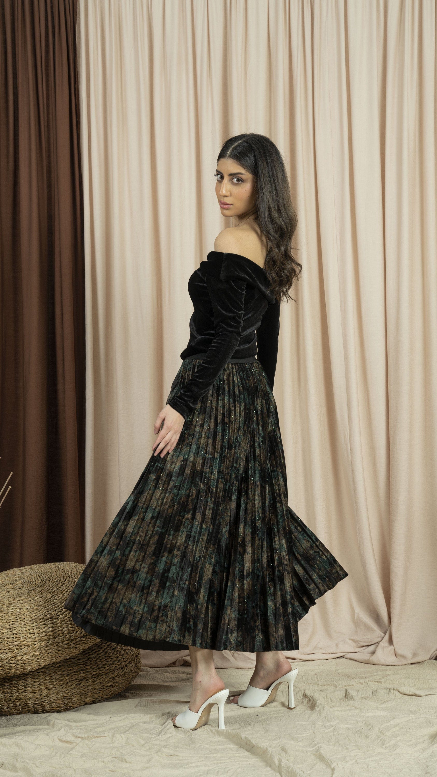 نتشي بلوزة بأكمام طويلة نسائية كتف وكتف