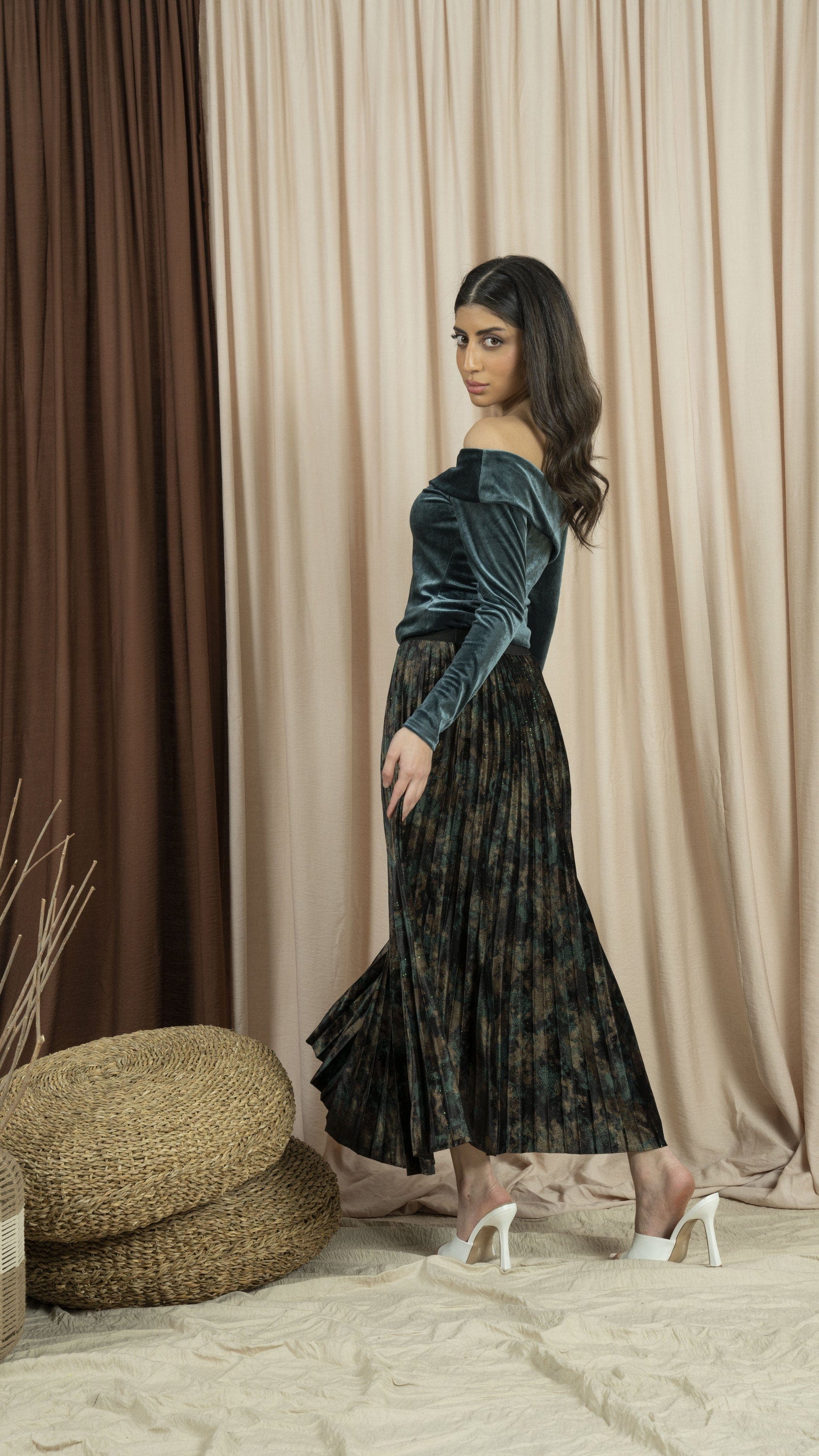 نتشي بلوزة بأكمام طويلة نسائية كتف وكتف