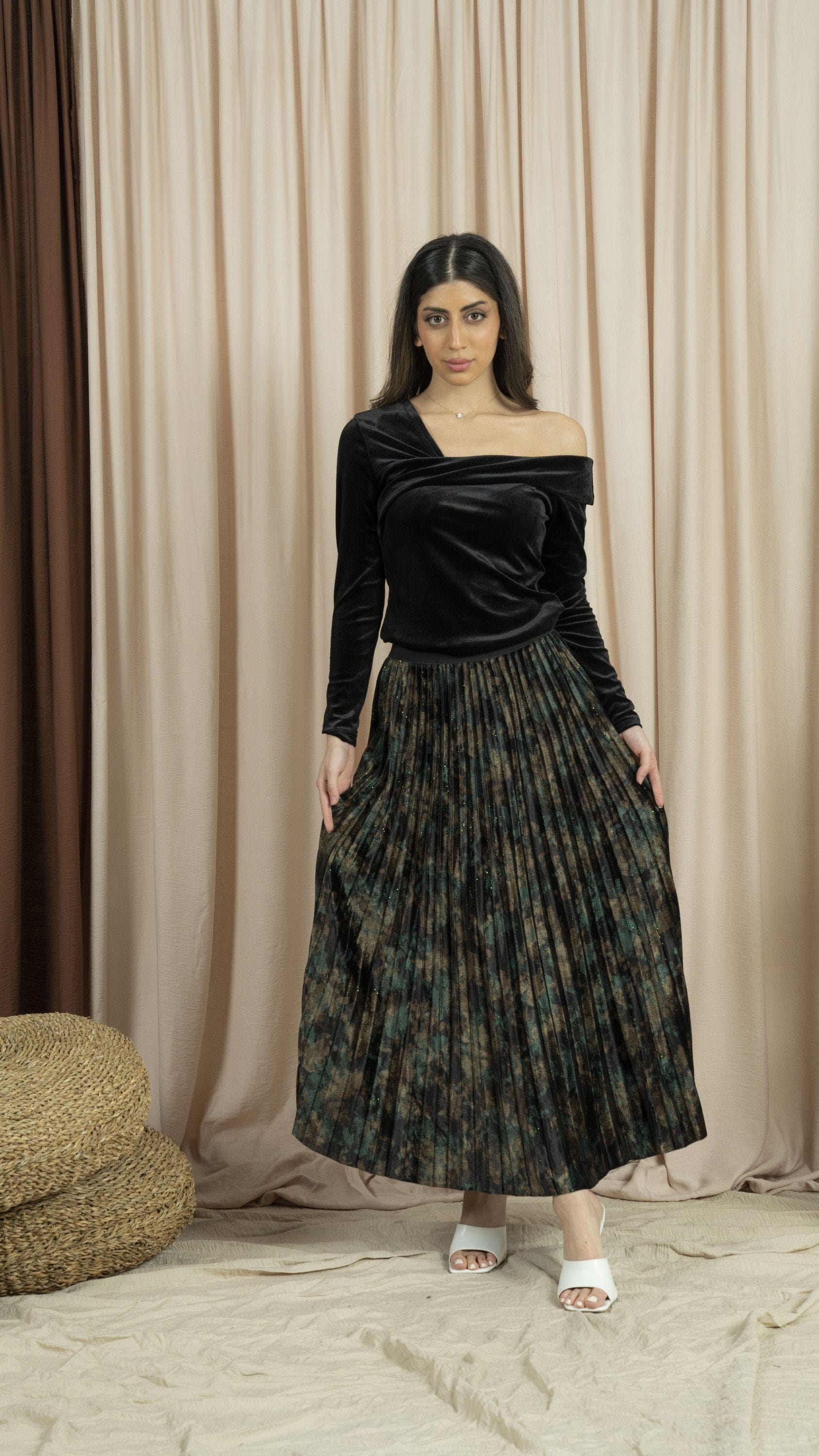 نتشي بلوزة بأكمام طويلة نسائية كتف وكتف