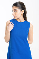 نتشي فستان ميدي بدون اكمام ورقب دائرية