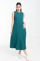 نتشي فستان ميدي بدون اكمام ورقب دائرية