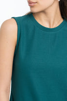 نتشي فستان ميدي بدون اكمام ورقب دائرية