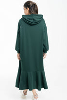 نتشي فستان ميدي بأكمام طويلة وجيوب أمامية ملحق بهودي