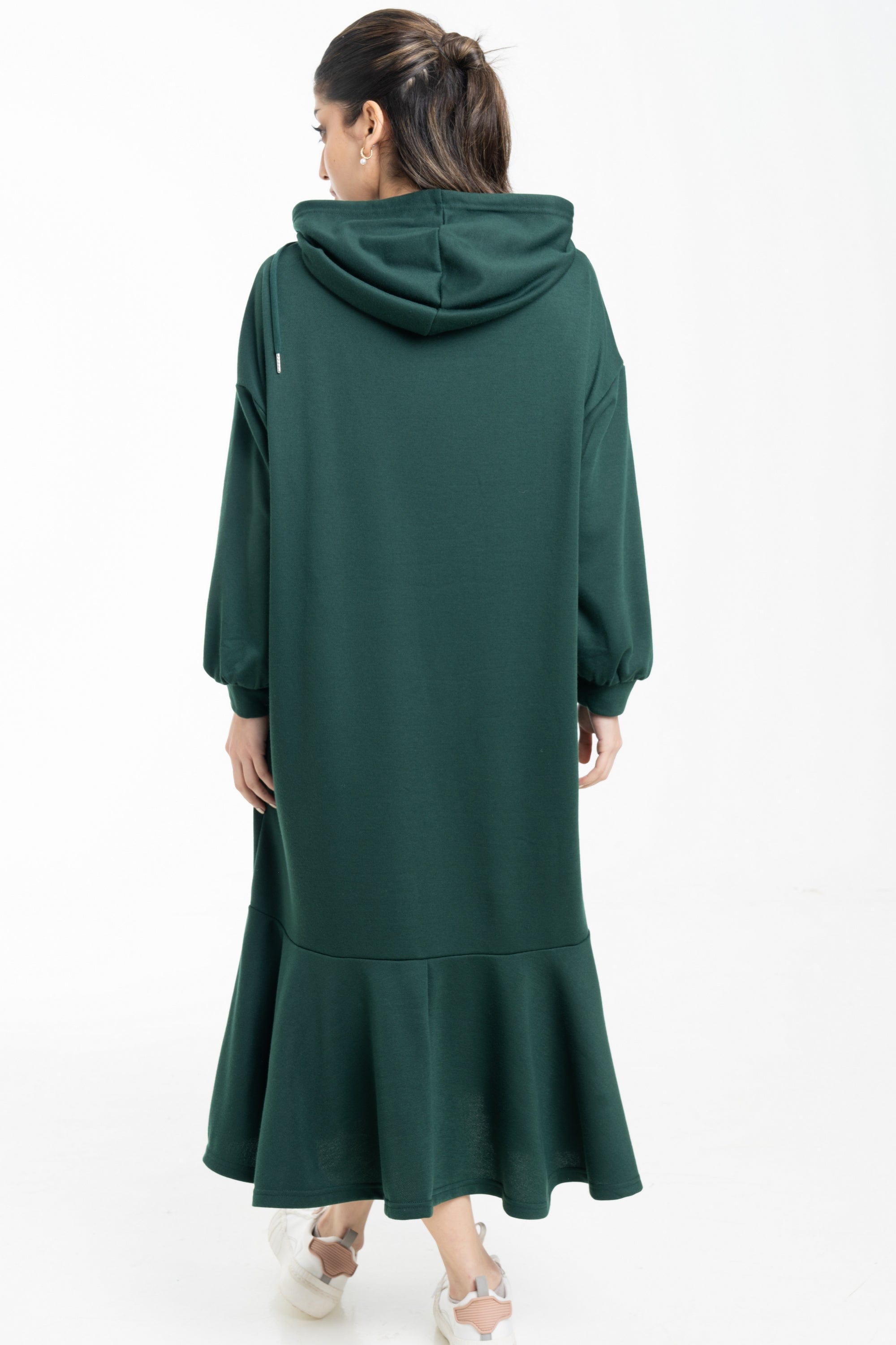 نتشي فستان ميدي بأكمام طويلة وجيوب أمامية ملحق بهودي