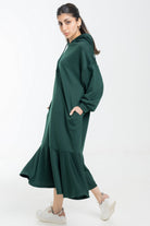 نتشي فستان ميدي بأكمام طويلة وجيوب أمامية ملحق بهودي