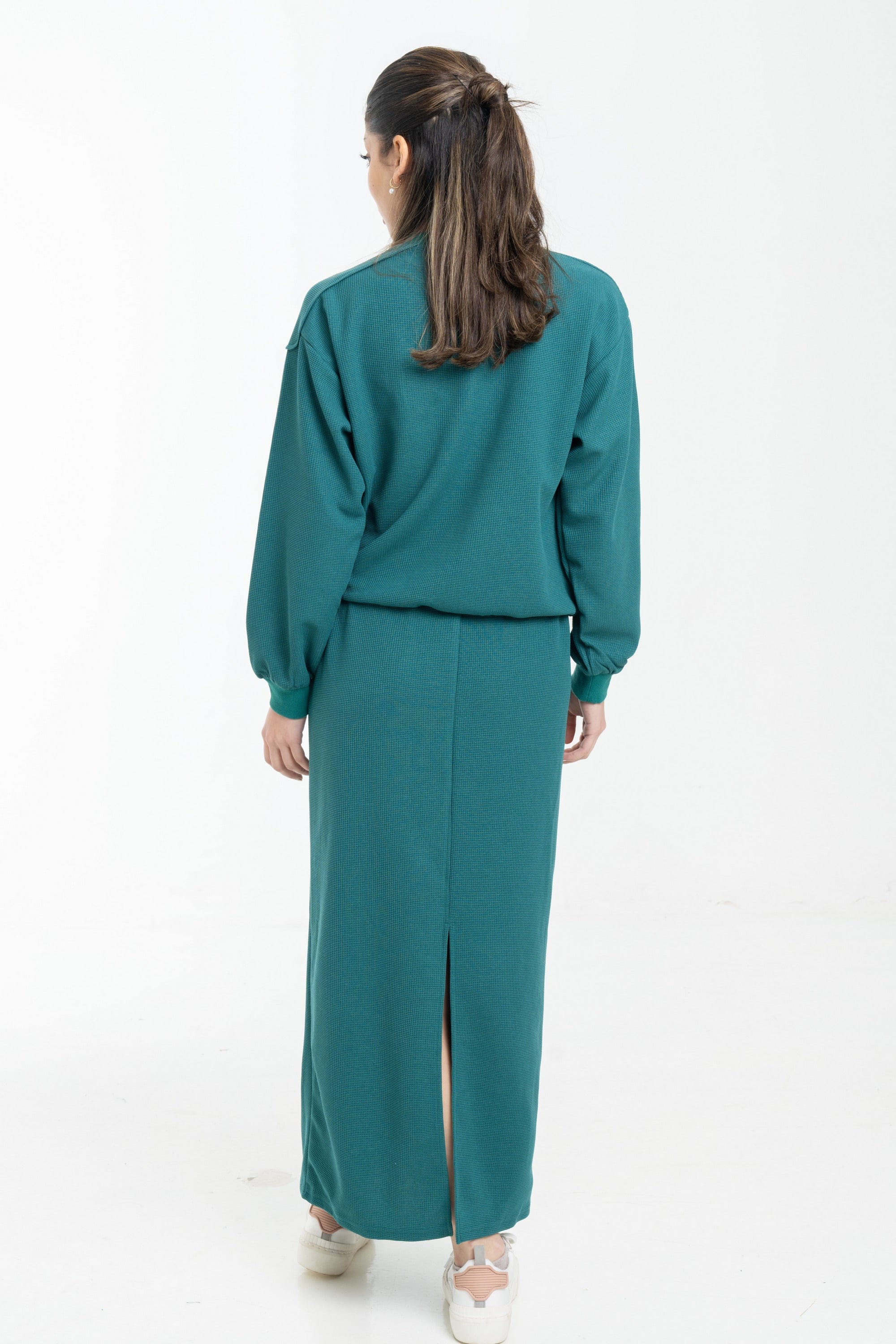 نتشي توب نسائي فضفاض بياقة دائرية