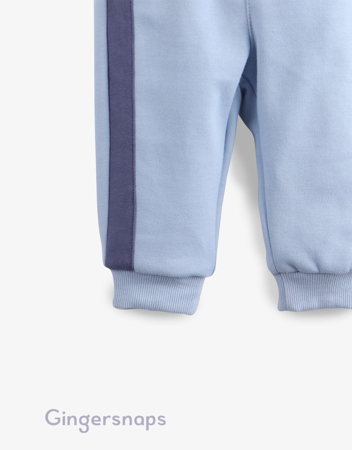 جينجرسنابس بنطلون أولادي سادة بخطوط جانبية وبرباط أزرق