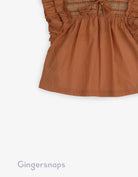 جينجرسنابس بلوزة مخططة على شكل فراشة بناتي بني