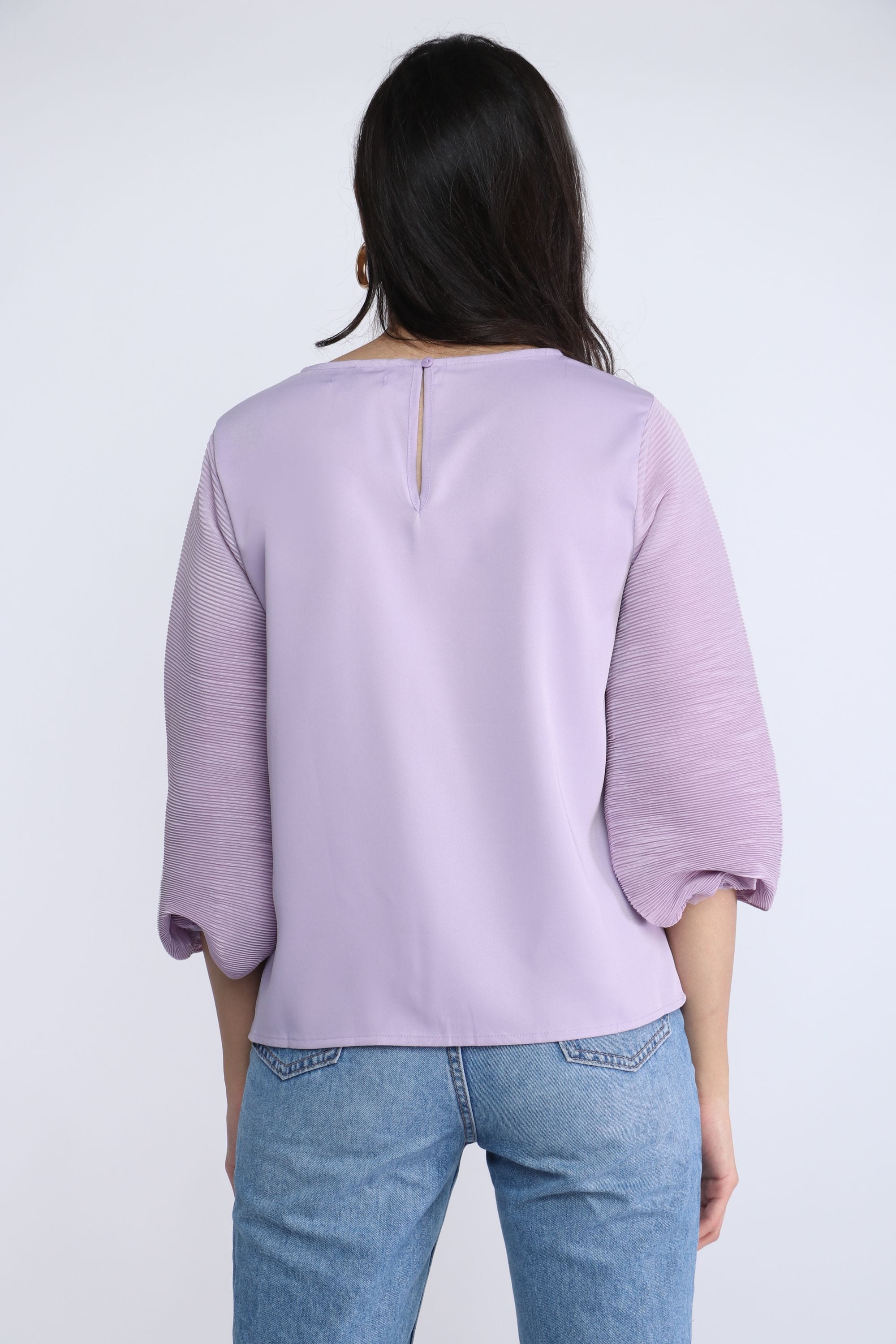 نتشي بلوزة سادة رقبة دائرية نص كم منفوخ نسائي